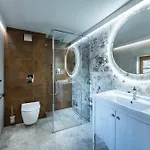 Szwajcarski Dworek Apartment *