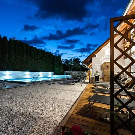 Apartman Szwajcarski Dworek