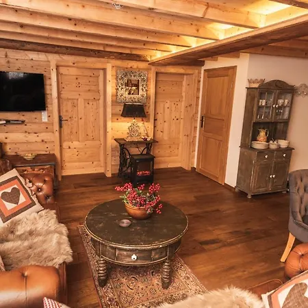 Szwajcarski Dworek Apartmán *