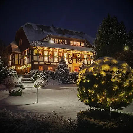 Szwajcarski Dworek 佩霍维采