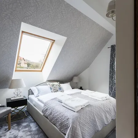 Szwajcarski Dworek Apartamento Piechowice (Karkonosze)